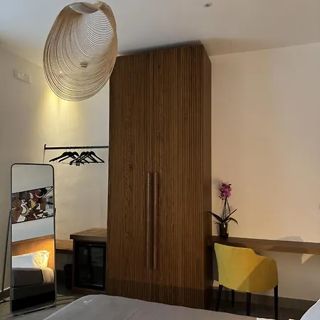 Kalos Hotel *